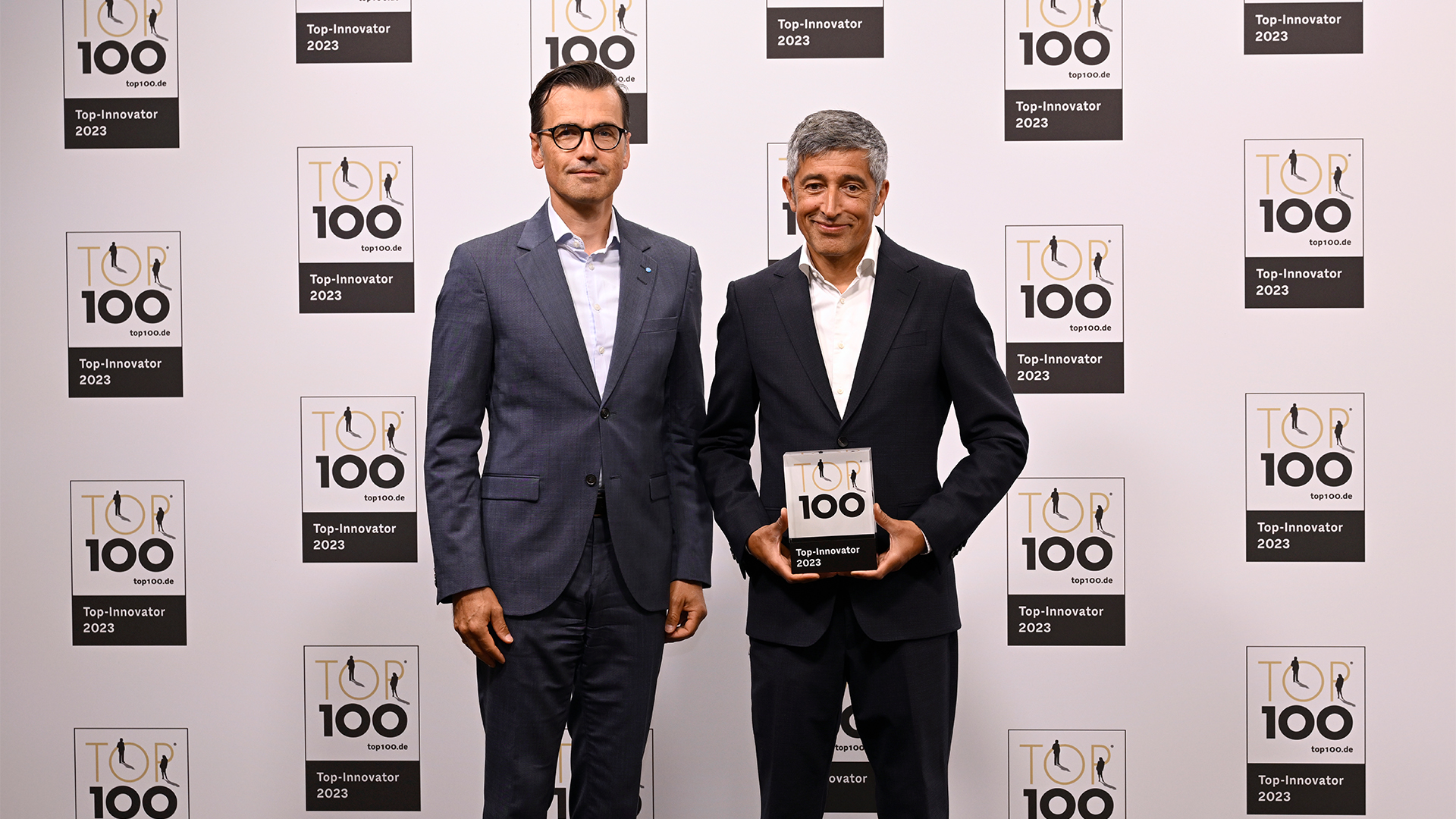 TOP 100 award ceremony: Brasseler accepts award